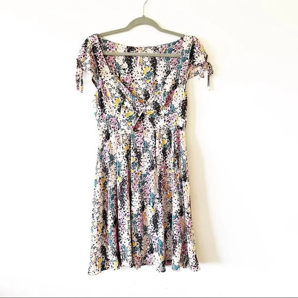 Free People Miss Right Cutout Skater Dress Size XS Ditzy Floral Pockets - Picture 2 of 11